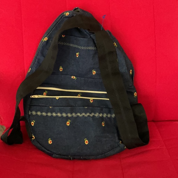 Handmade denim sunflower backpack - Picture 4 of 5